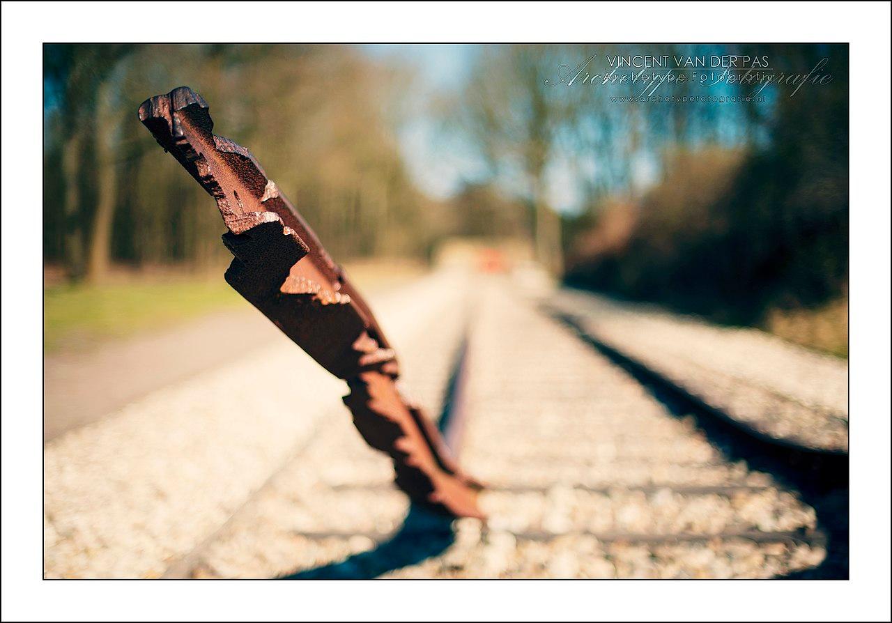 Why You Can't Remember That One 90s Britpop Banger