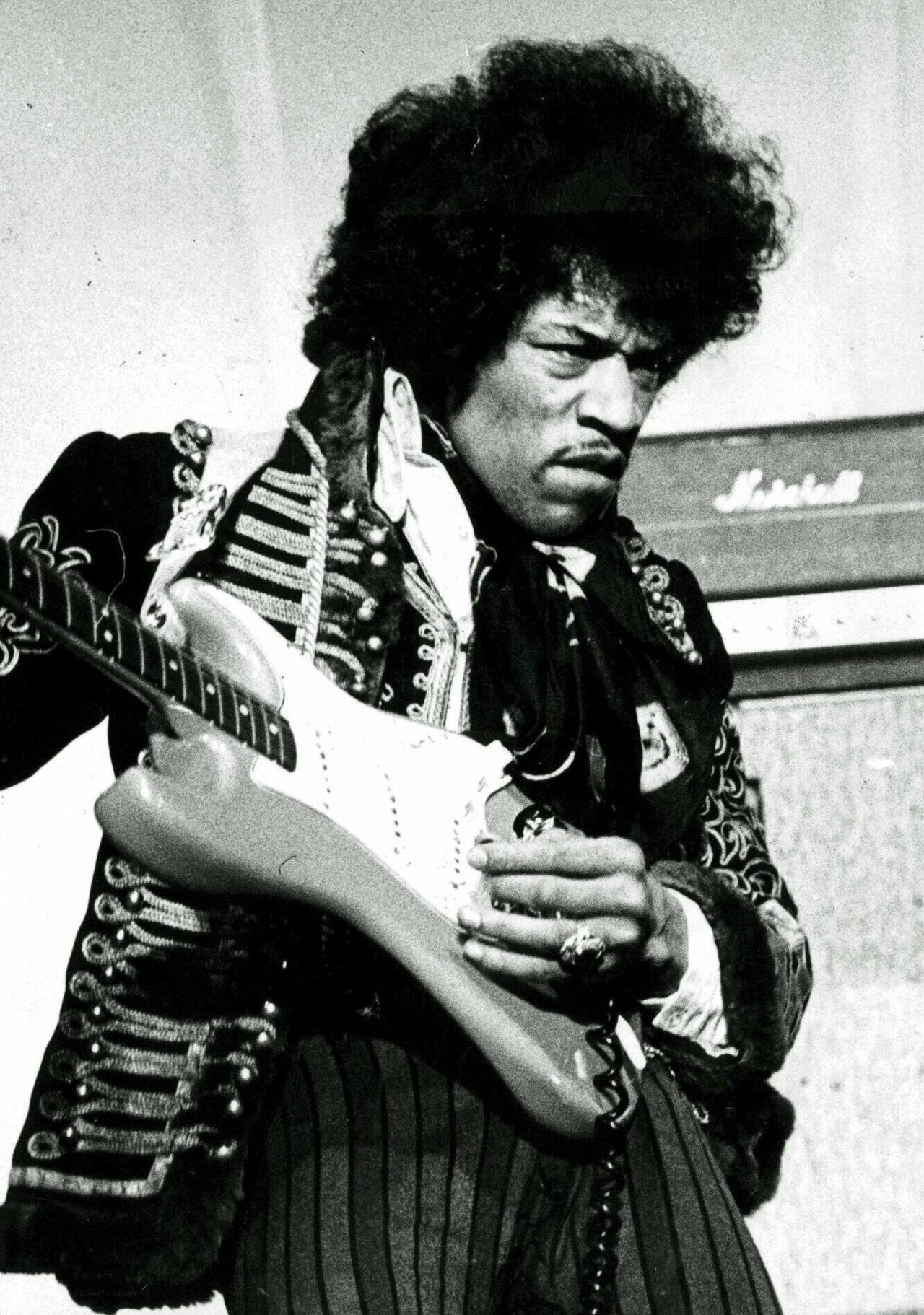 Jimi Hendrix (cropped)