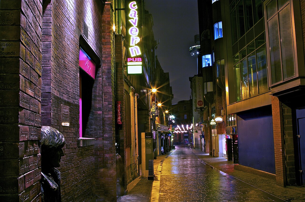 Mathew Street at night - the view point of John Lennon statue, near the Cavern Pub and Cavern Club, Liverpool (2011-11-08 18.58.20 Terry Kearney).jpg