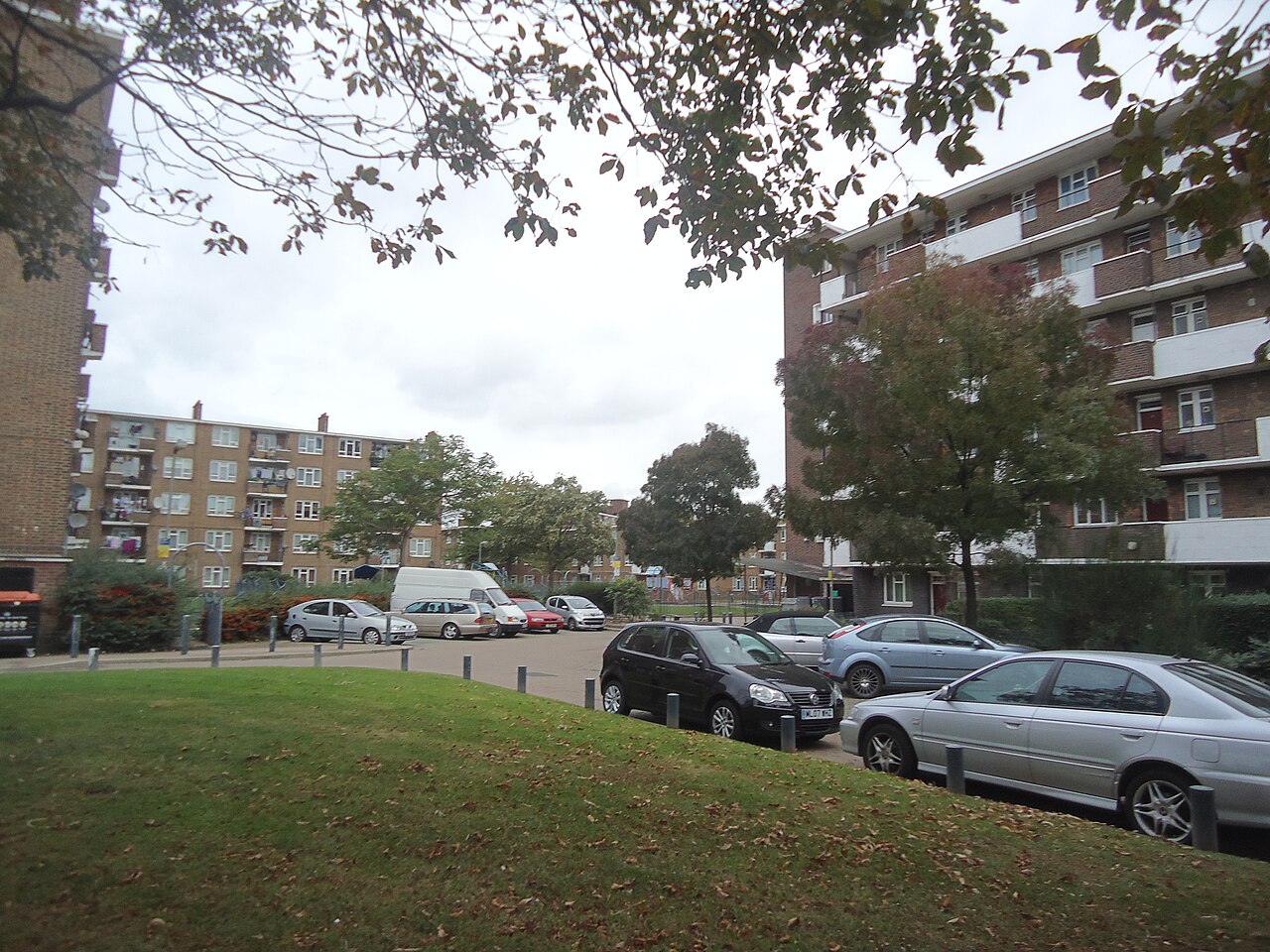 Patmore Estate, Battersea - geograph.org.uk - 2674883.jpg