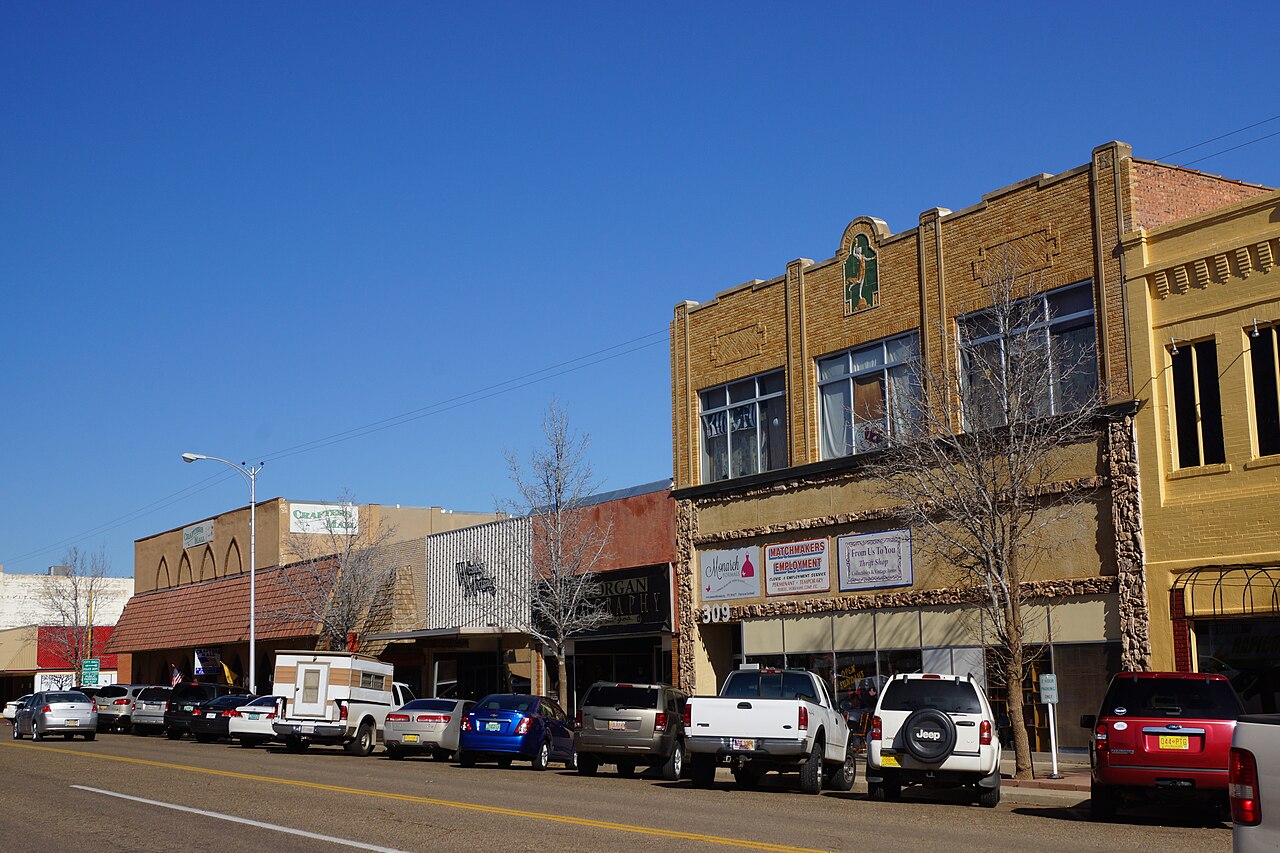 North Main Street, Clovis, NM (32126117830) (2017-01-17 by Greg Gjerdingen)