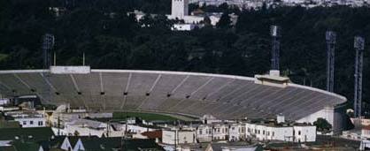 View over Kezar stadium from Mt. Olympus in San Francisco (cropped).jpg