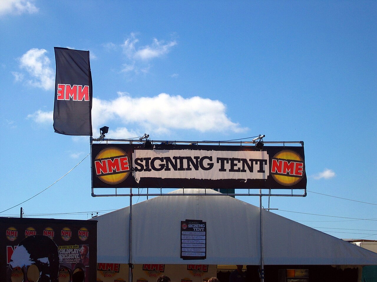 Nme signing tent 2005 reading festival