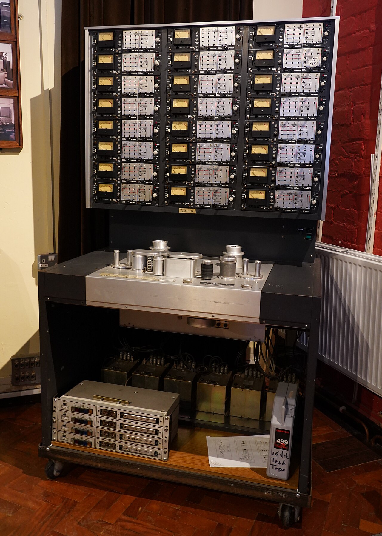 Studer 2 inch Tape Machine - Doris, in working order (53720843330).jpg