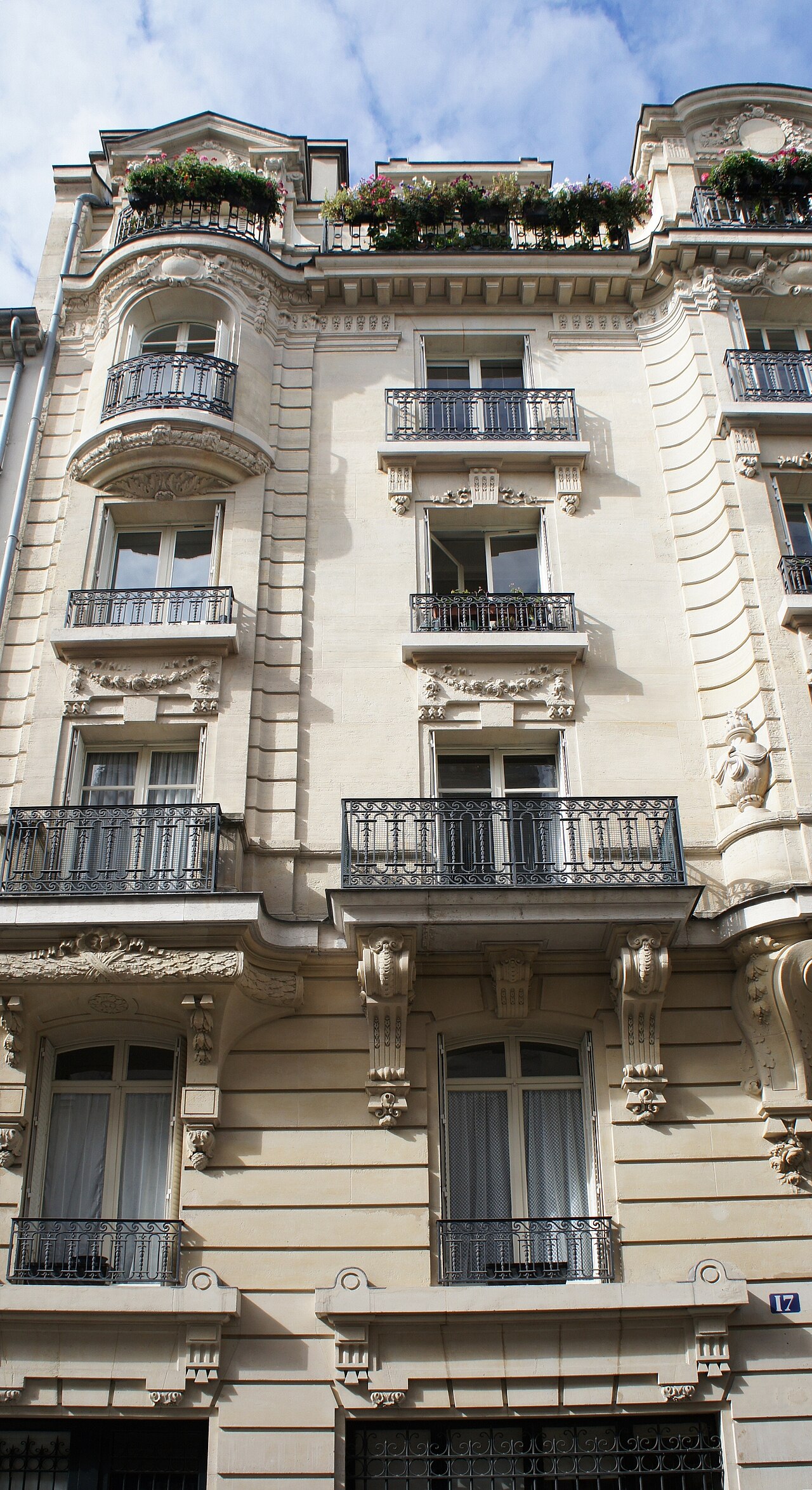 Rue Beautreillis 17, residence of Jim Morrison in 1971.jpg