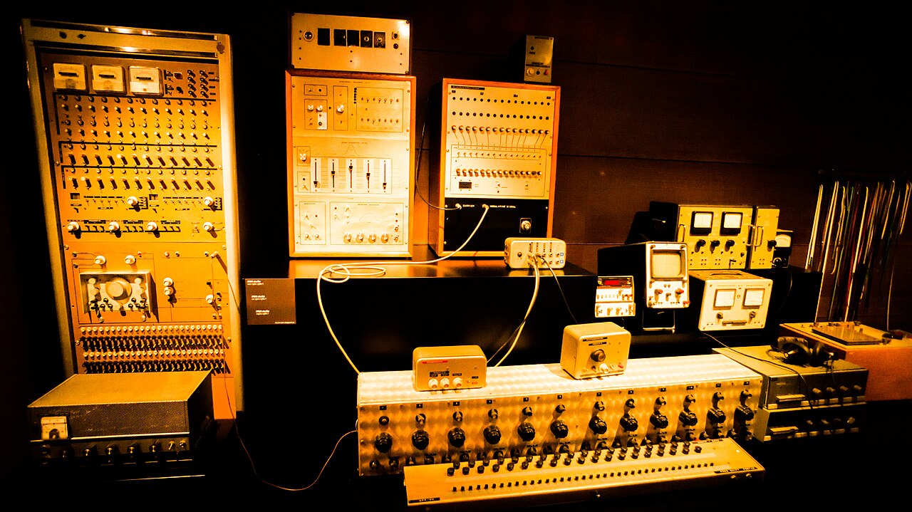 IPEM studio synthesizer (ca.1960-1980) - MIM Brussels (2015-05-30 07.36.09 by chibicode)