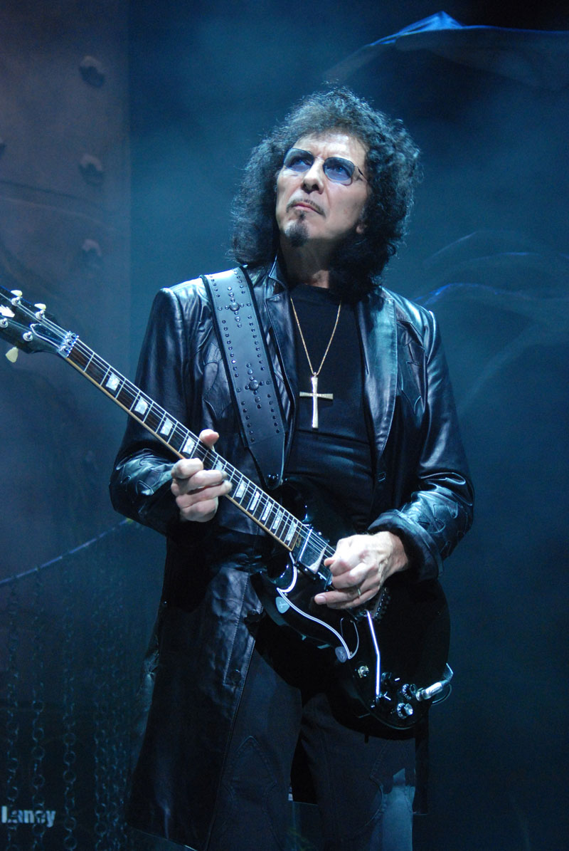 Tony-Iommi 2009-06-11 Chicago photoby Adam-Bielawski